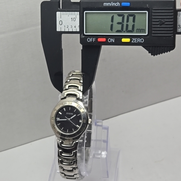 Womens Guess Watch G75467L Silver Tone 25mm Round Date Dial New Battery - Picture 6 of 10